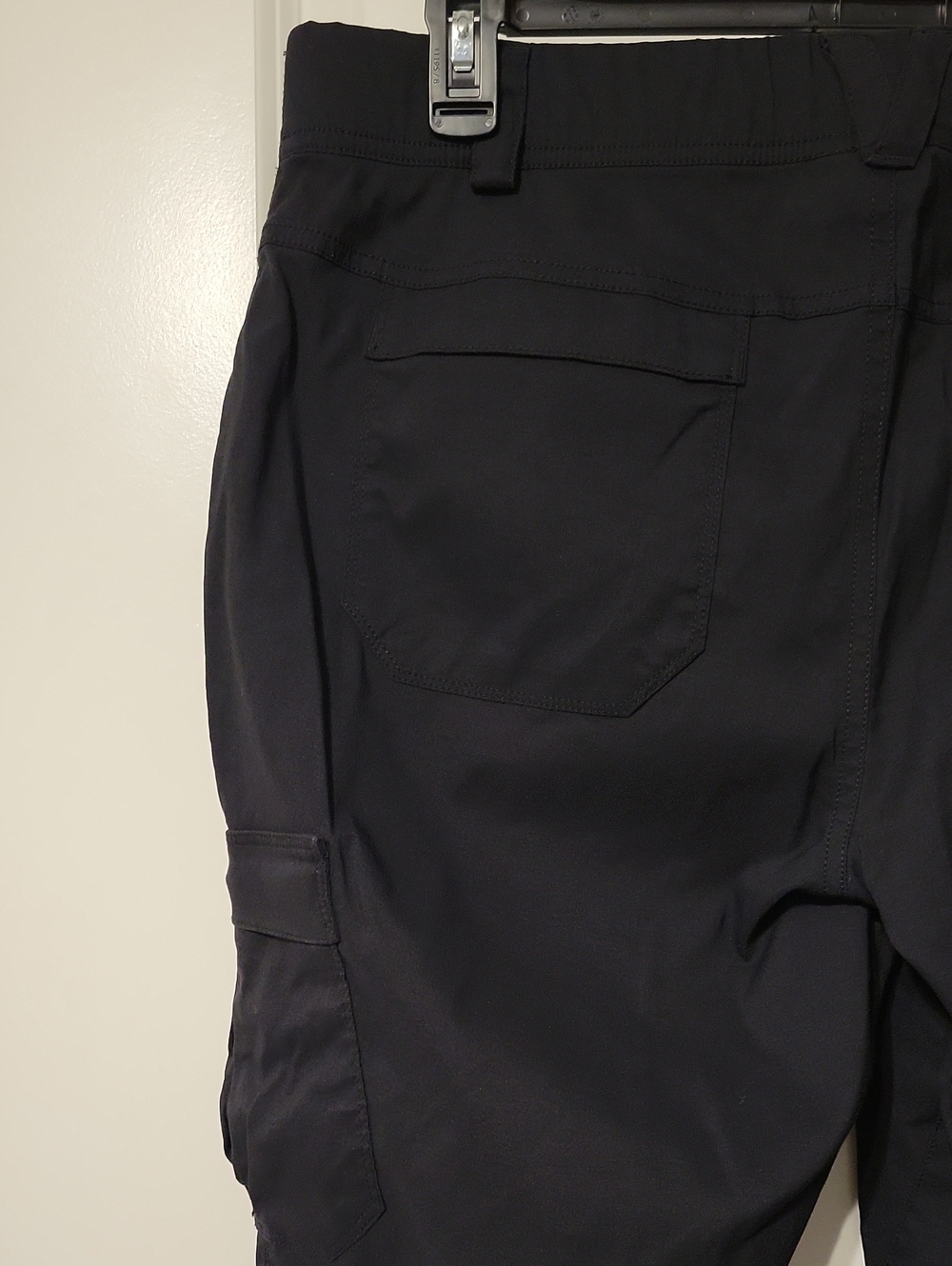 Duluth Trading Women's Dry On The Fly Capris, Size 16, Like New. Black - Picture 4 of 6